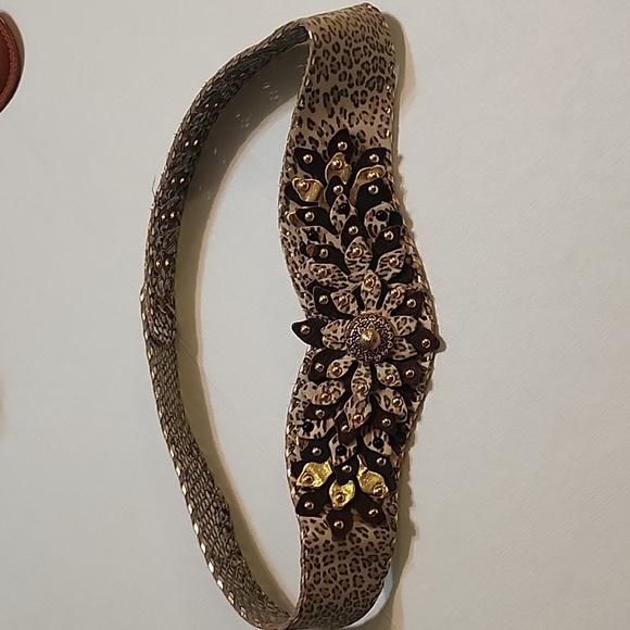 Stunning Leopard Print Leather Belt with Gold Accents, EUC Sz 26" to 31" - Picture 10 of 12